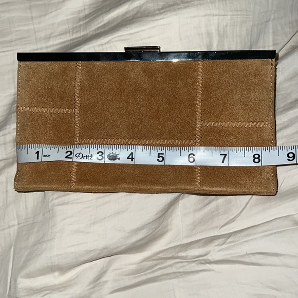 Banana Republic suede clutch - Picture 5 of 6